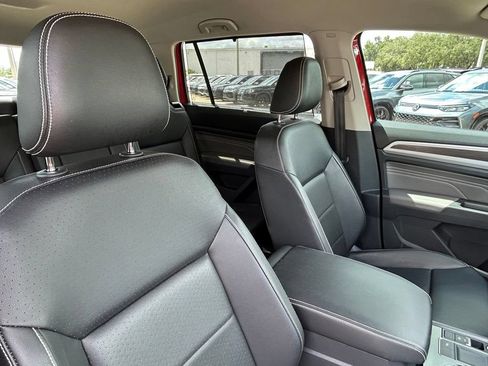 Certified 2023 Volkswagen Atlas SE FWD image 37