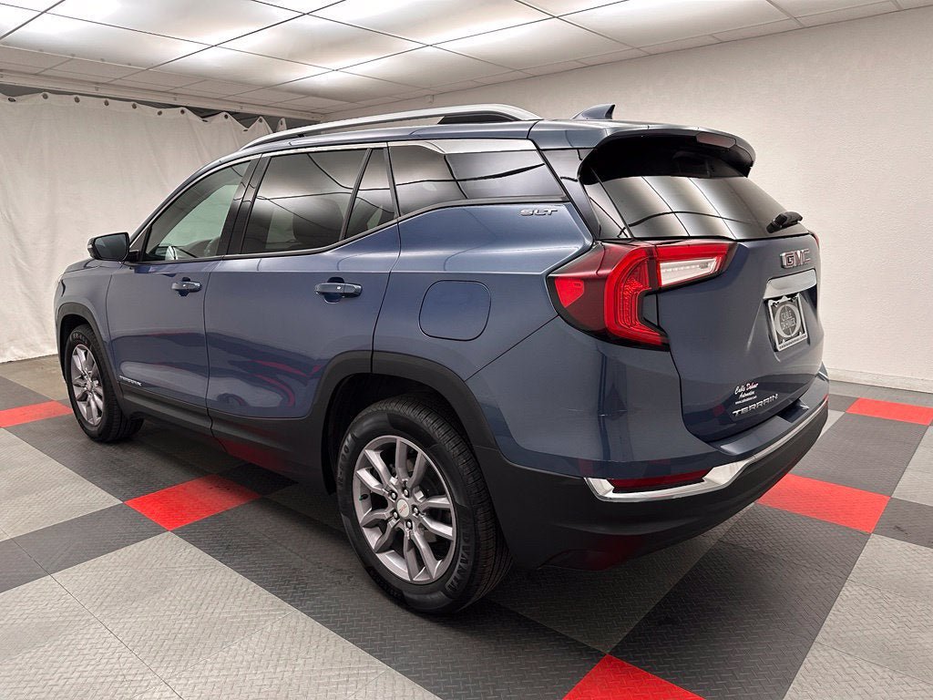 Used 2024 GMC Terrain SLT FWD image 4