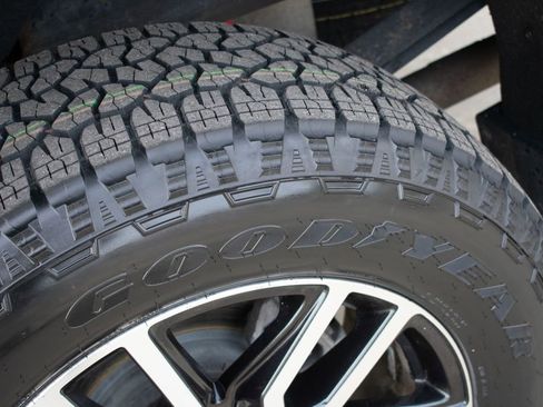 Used 2020 GMC Sierra 1500 AT4 image 29