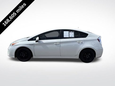 Used 2015 Toyota Prius Three image 2