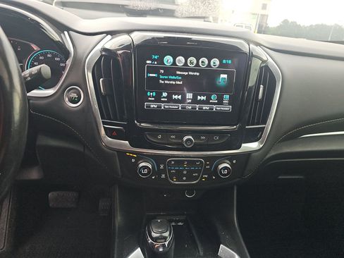 Used 2019 Chevrolet Traverse Premier w/ LPO, Blackout Package FWD image 15