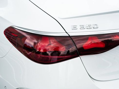 Used 2025 Mercedes-Benz E 350 Sedan w/ Winter Package image 21