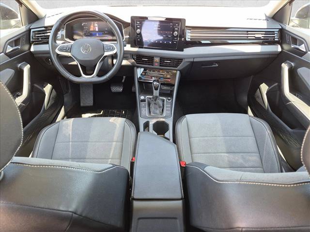 Used 2025 Volkswagen Jetta SE FWD image 18