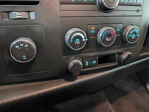 Used 2014 Chevrolet Silverado 2500 LT AWD/4WD image 11