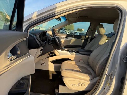 Used 2020 Lincoln Nautilus FWD w/ Equipment Group 101A image 6