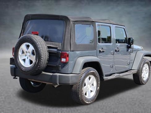 Used 2016 Jeep Wrangler Unlimited Sport w/ Connectivity Group AWD/4WD image 3