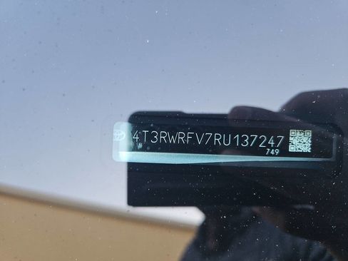 Used 2024 Toyota RAV4 XLE w/ Convenience Package image 15