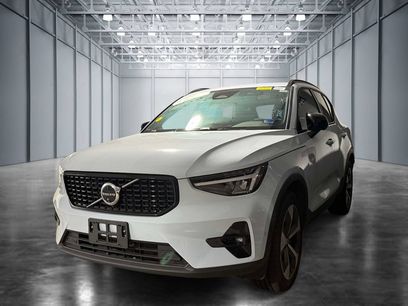 Used 2025 Volvo XC40 B5 Plus