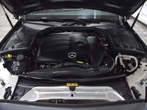 Used 2021 Mercedes-Benz C 300 4MATIC Sedan w/ Driver Assistance Package image 39