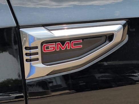 Used 2025 GMC Yukon XL Denali AWD/4WD image 43