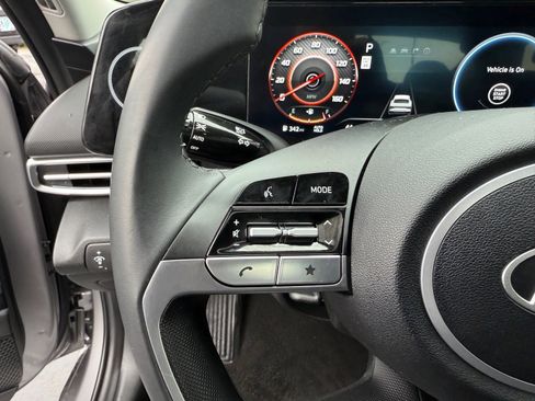 Used 2025 Hyundai Elantra SEL image 25