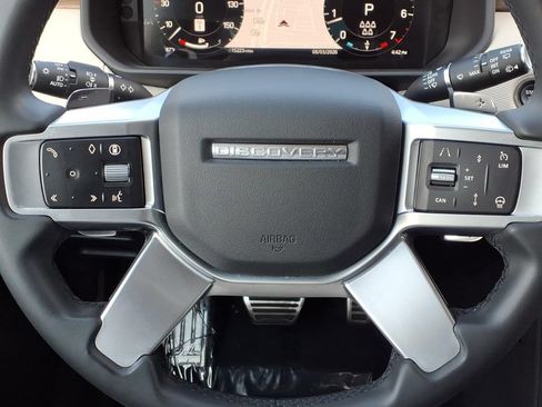 Certified 2025 Land Rover Discovery Dynamic SE AWD/4WD image 15