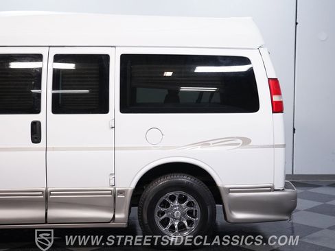 Used 2007 Chevrolet Express 1500 w/ Preferred Equipment Group RWD image 21