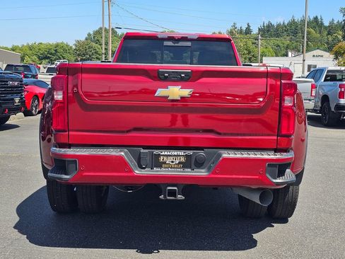 Used 2024 Chevrolet Silverado 3500 High Country w/ High Country Premium Package AWD/4WD image 4