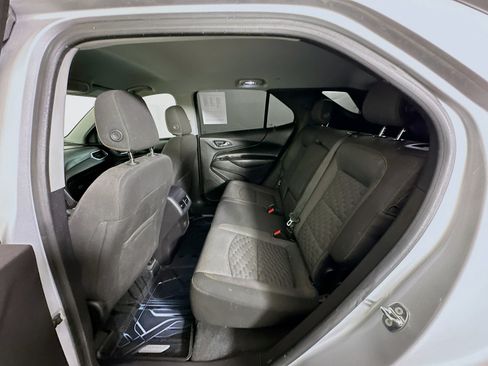Used 2018 Chevrolet Equinox LT FWD image 26