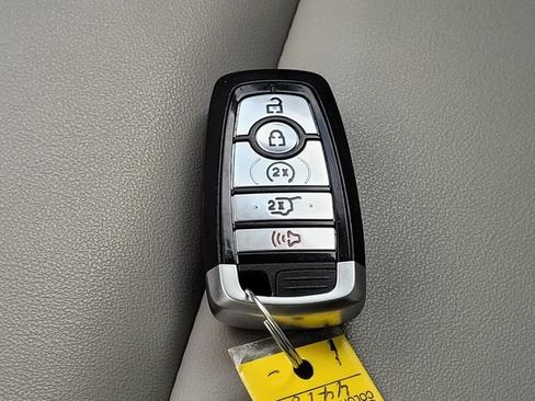 Used 2025 Ford Expedition Active RWD image 31