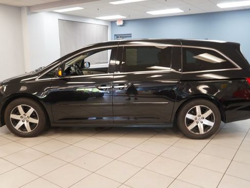 Used 2011 Honda Odyssey Touring image 2