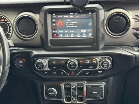 Used 2020 Jeep Wrangler Unlimited Sport AWD/4WD image 16