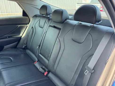 Used 2025 Hyundai Elantra Limited FWD image 11