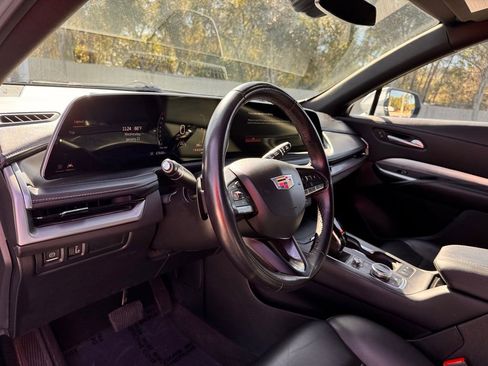Used 2024 Cadillac XT4 Premium Luxury image 33