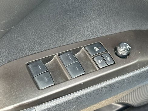 Used 2024 Toyota Camry SE image 13