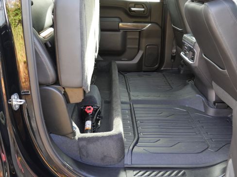 Used 2019 GMC Sierra 1500 AT4 w/ Off Road Performance Package image 34