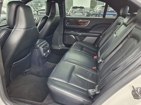 Used 2017 Lincoln Continental Reserve image 11