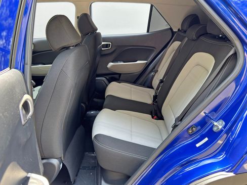 Used 2023 Hyundai Venue SEL FWD image 33
