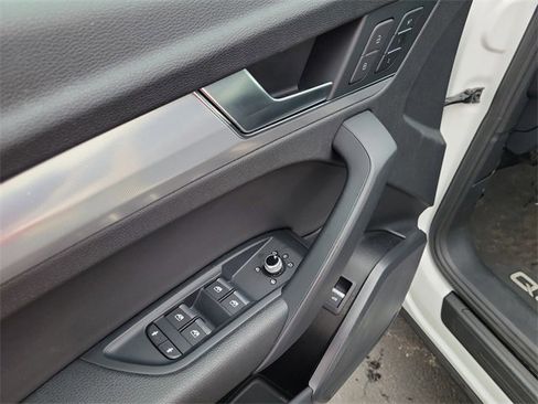 Used 2020 Audi Q5 2.0T Premium image 23