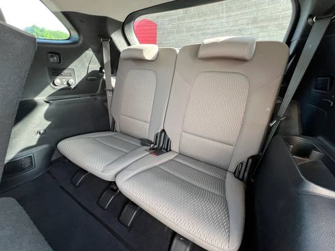 Used 2017 Hyundai Santa Fe SE FWD image 29