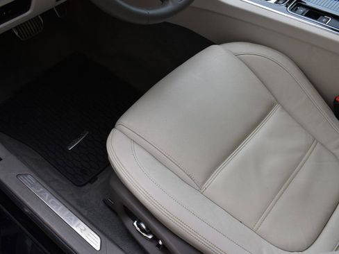 Used 2019 Jaguar XE Prestige image 25