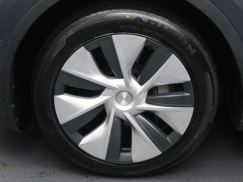 Used 2021 Tesla Model Y 2WD image 36