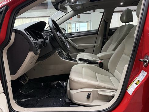 Used 2017 Volkswagen Golf Alltrack SE AWD/4WD image 12