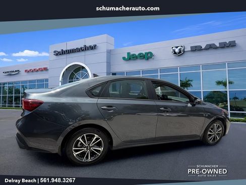 Used 2024 Kia Forte LXS w/ LXS Technology Package FWD image 7