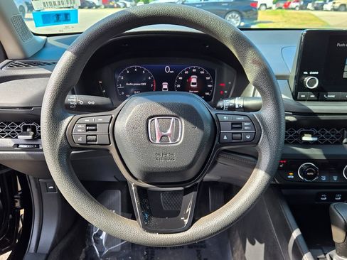 Used 2025 Honda Accord SE image 18