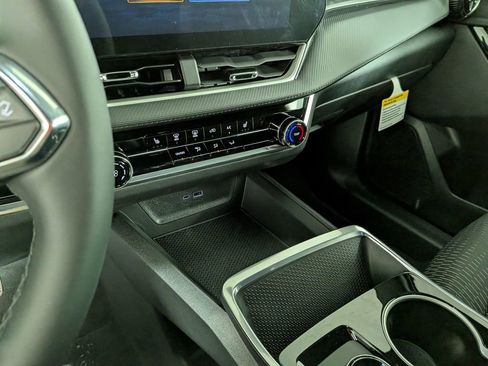New 2026 Chevrolet Equinox LT w/ Safety and Technology Package AWD/4WD image 22