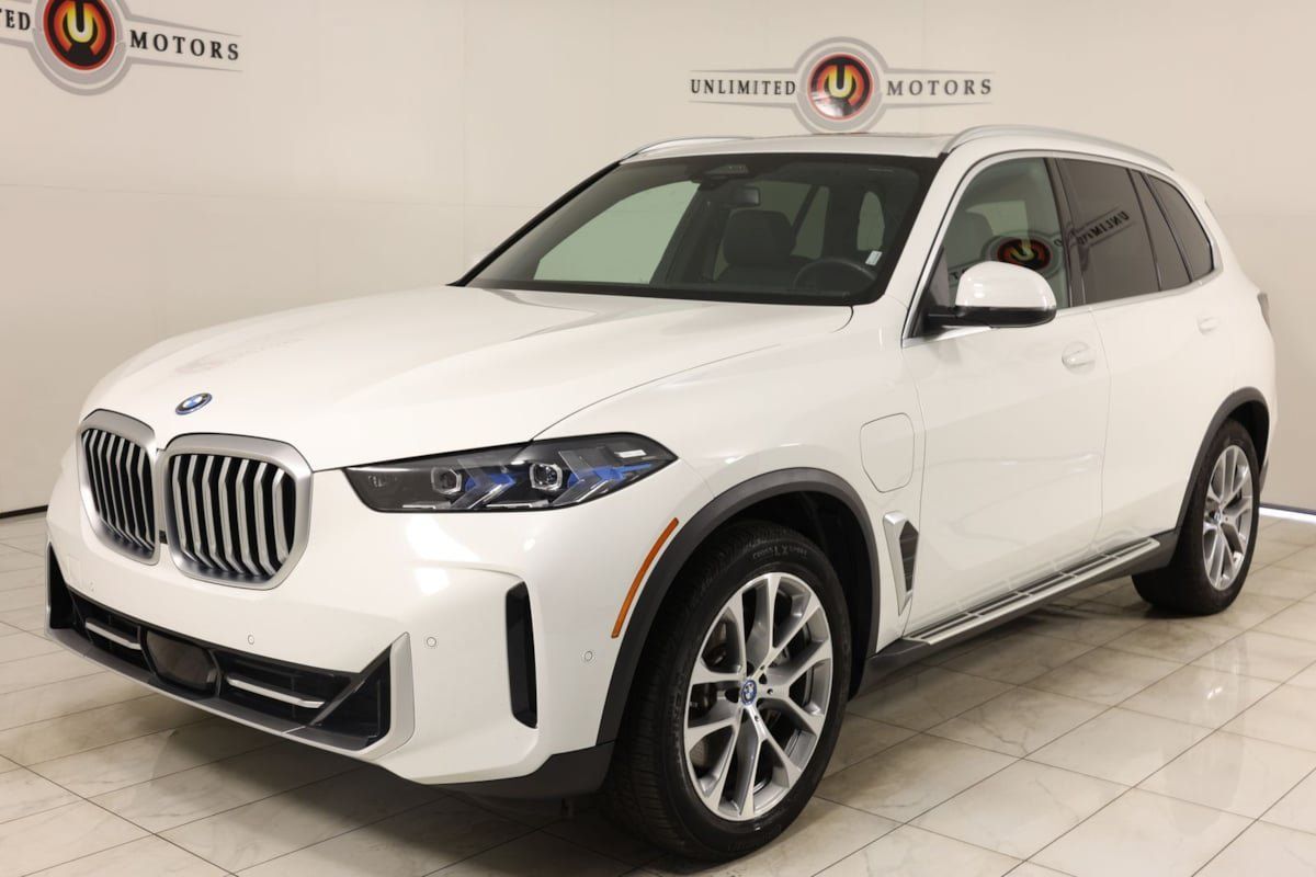 Used 2025 BMW X5 xDrive50e AWD/4WD image 5