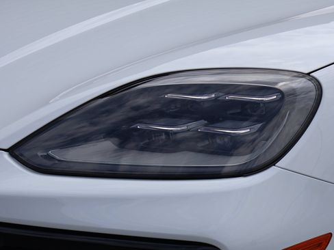 Certified 2026 Porsche Cayenne AWD/4WD image 13
