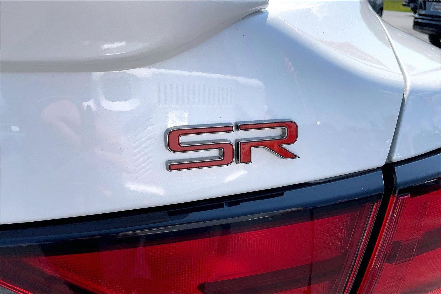 Certified 2025 Nissan Sentra SR FWD image 9