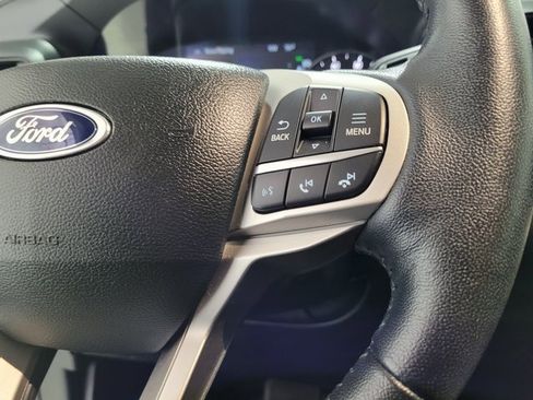 Used 2022 Ford Explorer XLT image 35