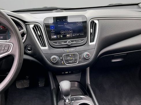 Used 2022 Chevrolet Malibu LS FWD image 9