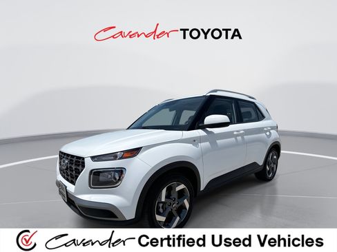 Used 2025 Hyundai Venue SEL FWD image 1