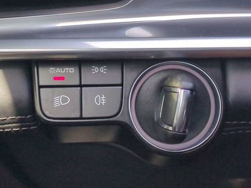 Used 2022 Porsche Panamera GTS image 34