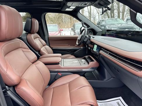 New 2026 Lincoln Navigator Reserve AWD/4WD image 23