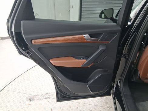 Used 2023 Audi Q5 2.0T Premium w/ Convenience Package image 27