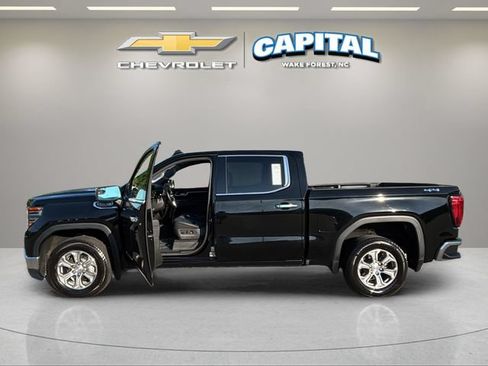 Used 2025 GMC Sierra 1500 SLT AWD/4WD image 3