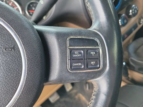 Used 2011 Jeep Wrangler Sahara AWD/4WD image 18
