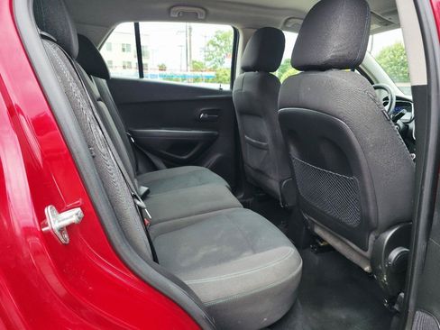 Used 2015 Chevrolet Trax LS AWD/4WD image 16