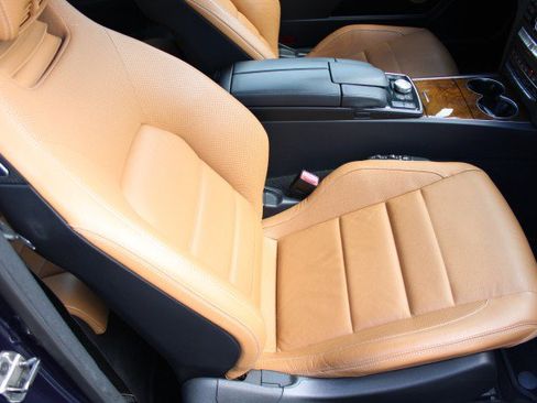 Used 2015 Mercedes-Benz E 550 Cabriolet image 2