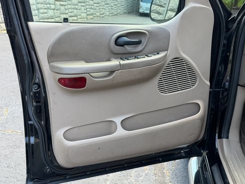 Used 2003 Ford F150 Lariat RWD image 27